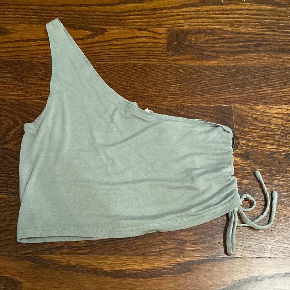 One arm tank